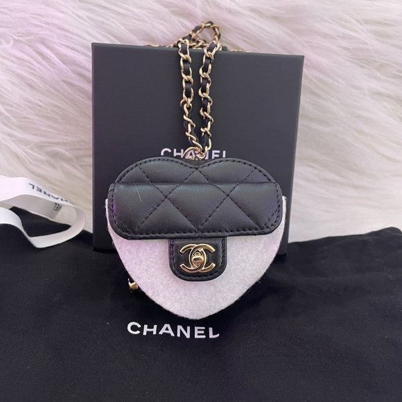 NEW Chanel CC in Love Heart Necklace Mini Bag Coin Purse Black Quilted Lambskin - Picture 6 of 11